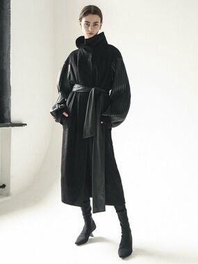 KM by Lange Cocoon Wool Coat Black Size Large NEW NWT
